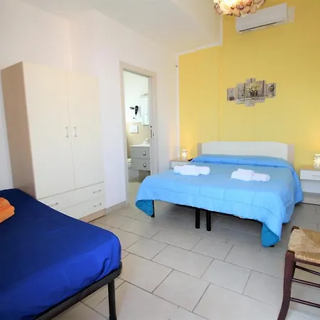 B&B Climatizzato Vicino Le Spiagge Bed & Breakfast *